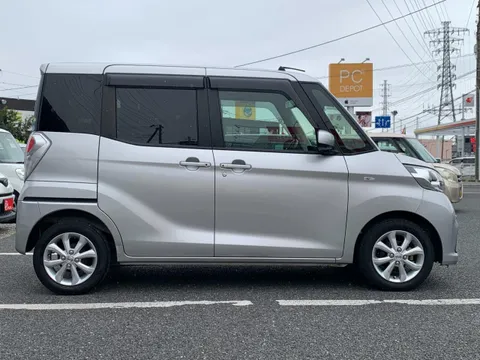 Nissan Dayz Roox
