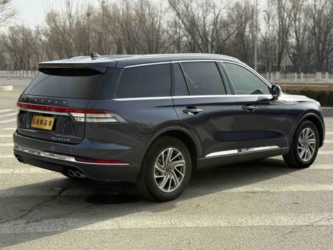 Lincoln Aviator