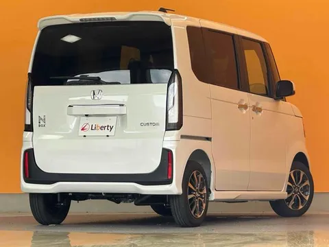 Honda N-BOX Custom