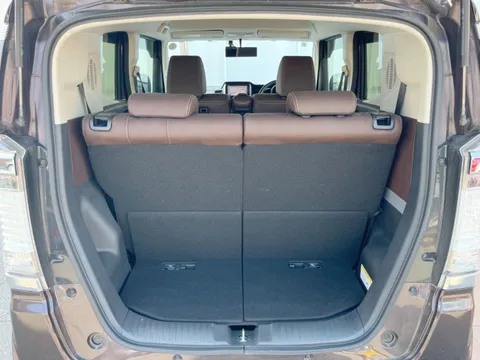 Honda N-BOX Slash