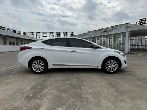 Hyundai Elantra (Avante)