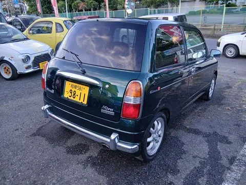 Daihatsu Mira Gino