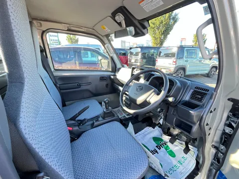 Nissan Clipper Truck