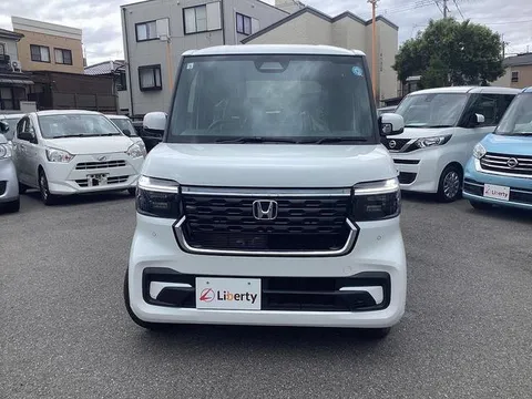 Honda N-BOX Custom