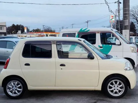 Daihatsu Esse