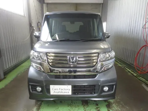 Honda N-BOX Custom