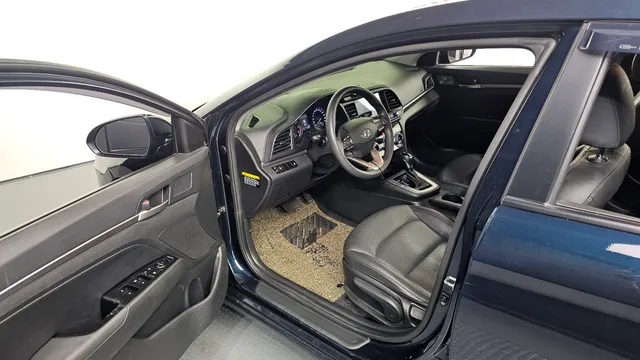 Hyundai Elantra (Avante)