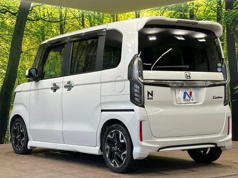 Honda N-BOX Custom