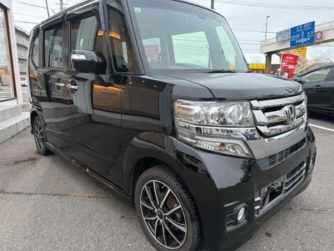 Honda N-BOX Custom