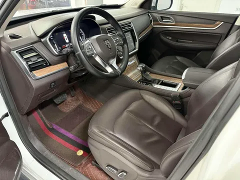 Roewe RX8