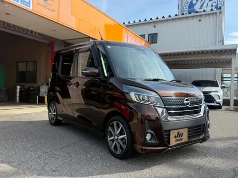 Nissan Dayz Roox