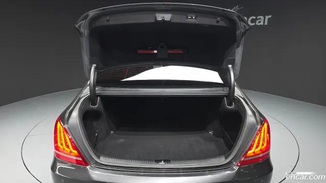 Genesis G90 (EQ900)