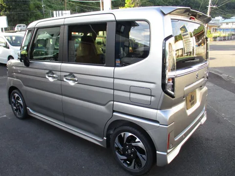 Suzuki Spacia Custom
