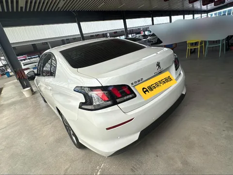 Peugeot 408