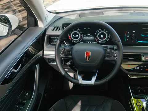Hongqi HS5