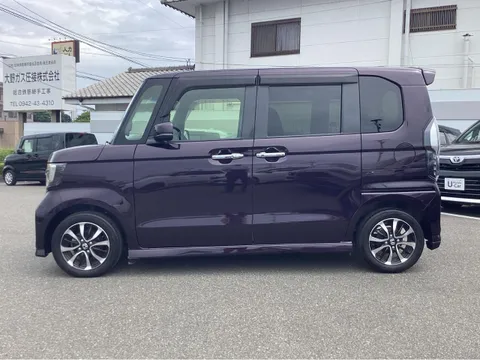 Honda N-BOX Custom