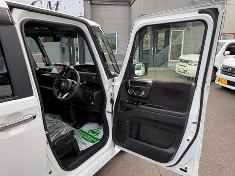 Honda N-BOX Custom