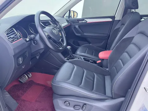 Volkswagen Tiguan L