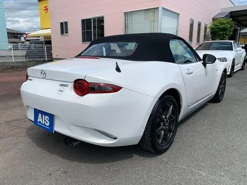 Mazda MX-5 (Roadster)