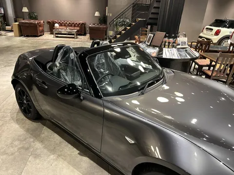 Mazda MX-5 (Roadster)