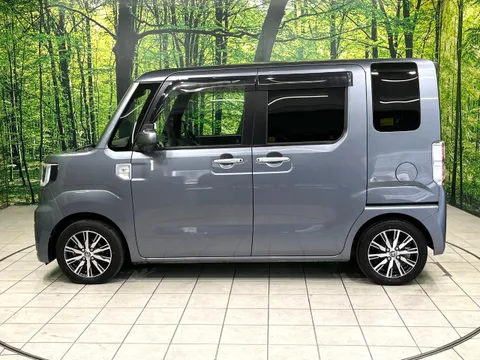 Toyota Pixis Mega