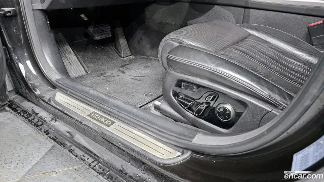 Genesis G90 (EQ900)