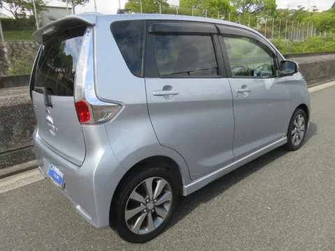 Mitsubishi eK Custom