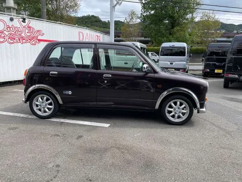 Daihatsu Mira Gino