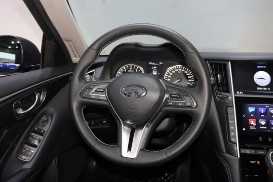 Infiniti Q50L