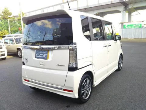 Honda N-BOX Custom