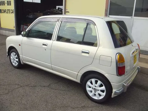 Daihatsu Mira Gino