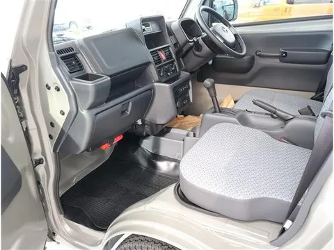 Nissan Clipper Truck
