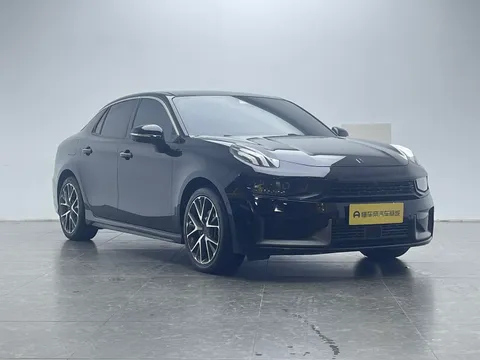 Lynk & Co 03