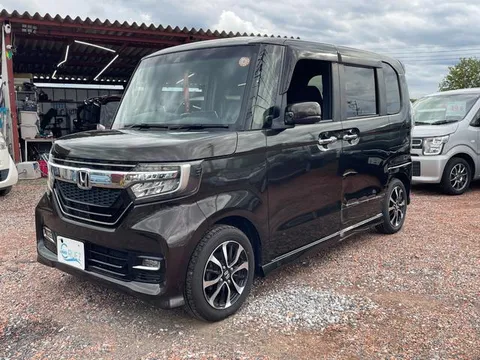 Honda N-BOX Custom