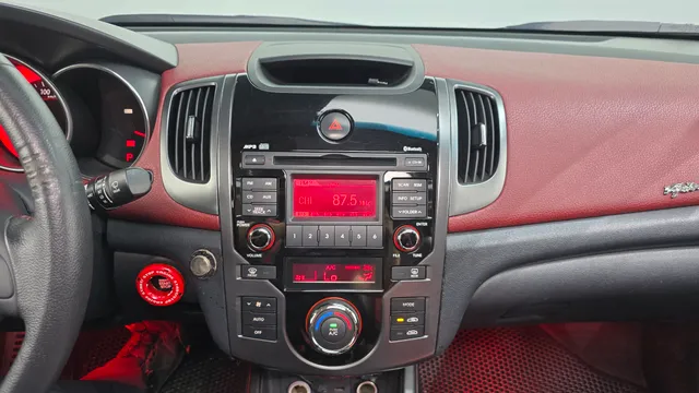 Kia Cerato (Forte)