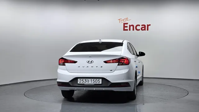 Hyundai Elantra (Avante)