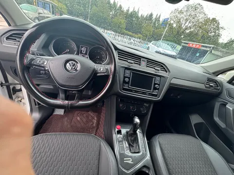 Volkswagen Tiguan L