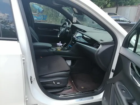 Cadillac XT6