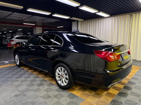 Hongqi H7