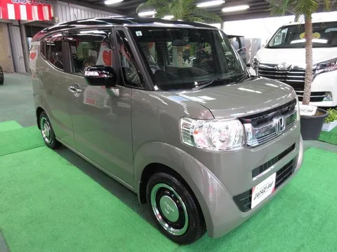 Honda N-BOX Slash