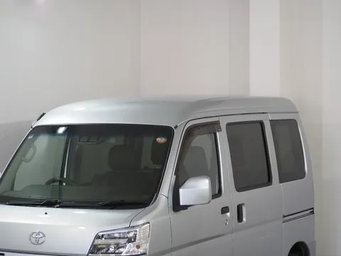 Toyota Pixis Van