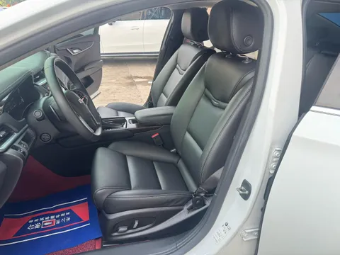Cadillac XTS