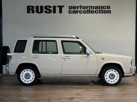 Nissan Rasheen