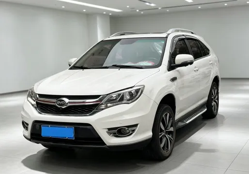 BYD S7