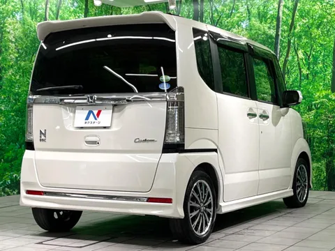 Honda N-BOX Custom