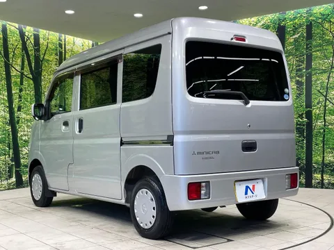 Mitsubishi Minicab Van