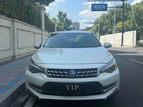 Venucia D60