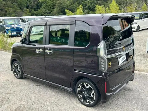 Honda N-BOX Custom