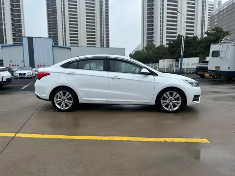 Chery Arrizo 5