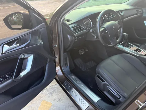 Peugeot 408